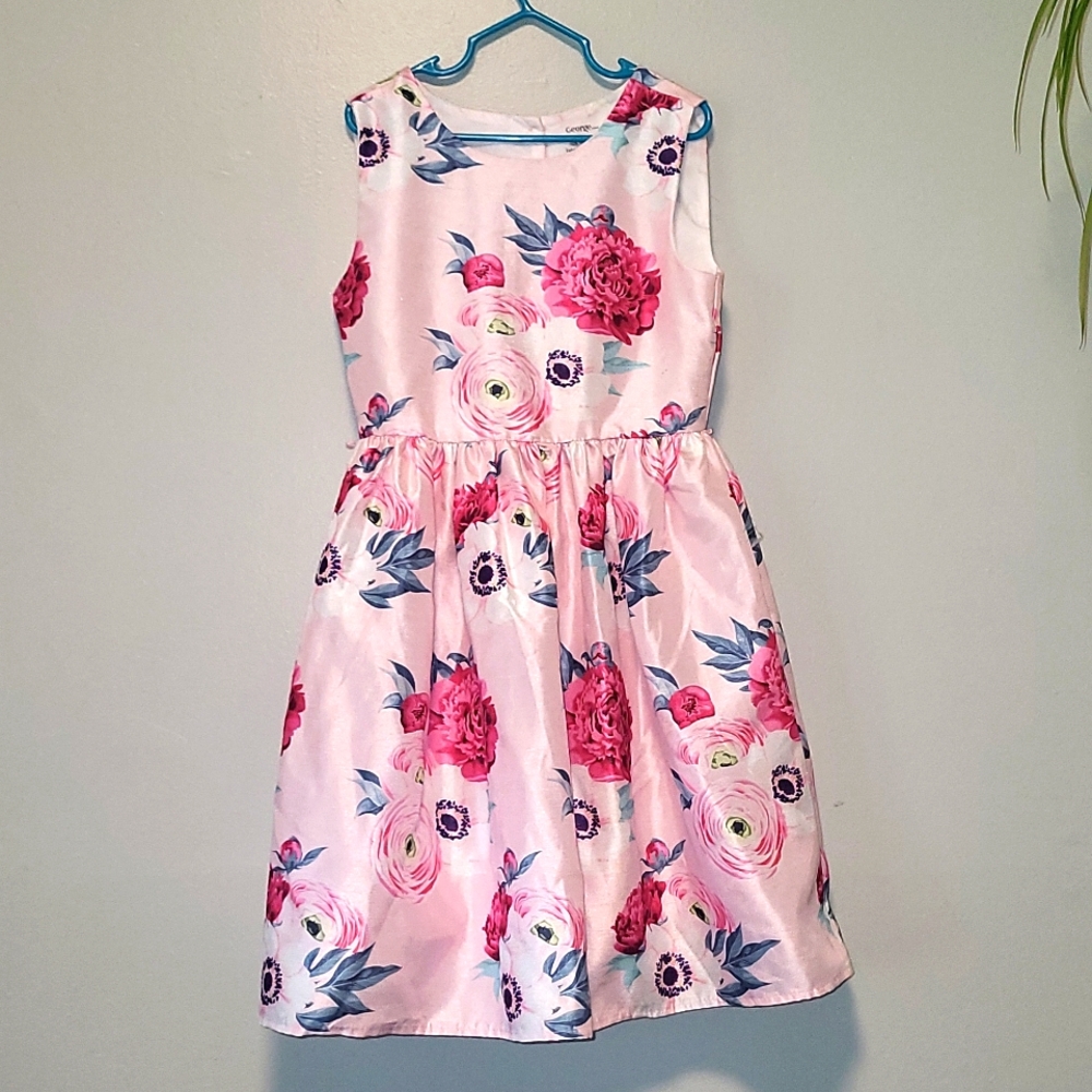 Girls size 8 floral dress with button up back closure